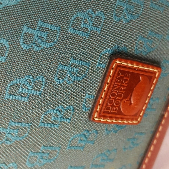 *SOLD* Dooney & Bourke Gretta Zip Zip Satchel - Picture 15 of 15